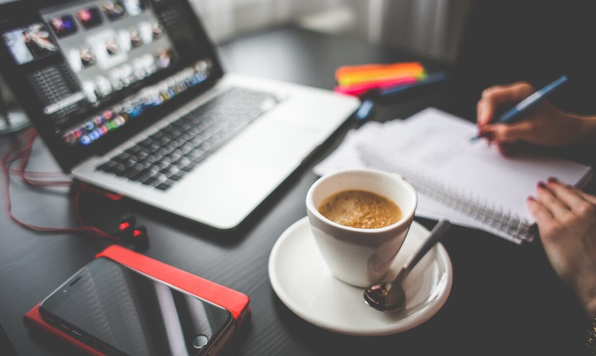 blur-blurry-coffee-273222.jpg